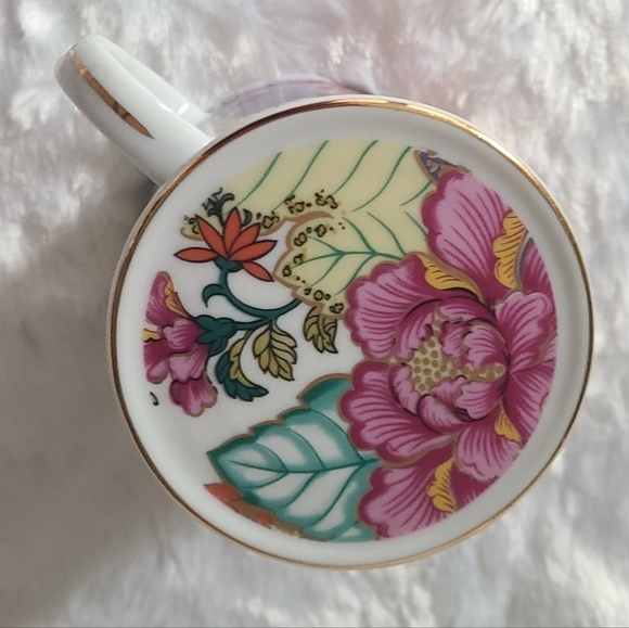 Horchow - Tobacco Leaf Tea Cup With Infuser & Lid and Sugar Bowl With Top Set - Picture 8 of 15